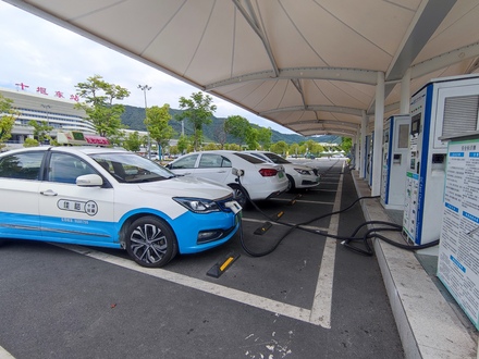 Shiyan East High speed Railway Station Charging Station